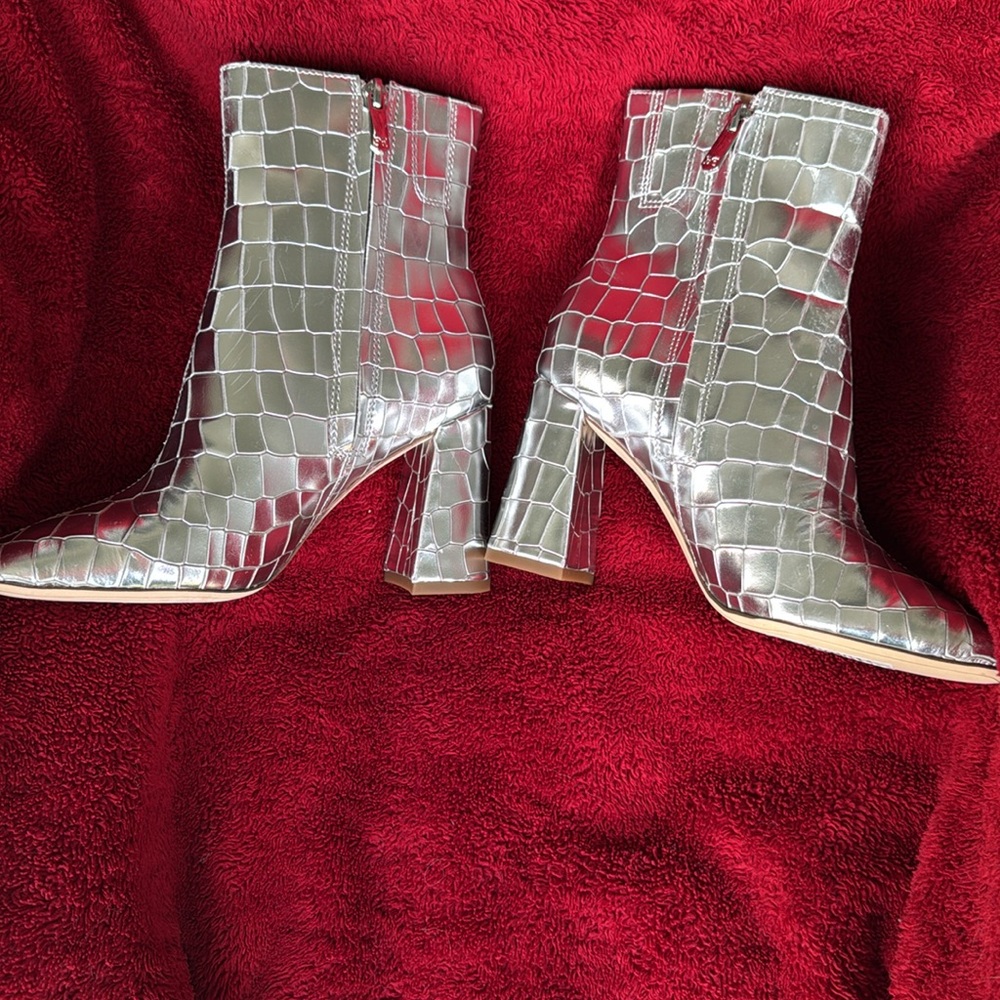 Sam Edelman Codie Metallic Bootie Size 6 - image 3